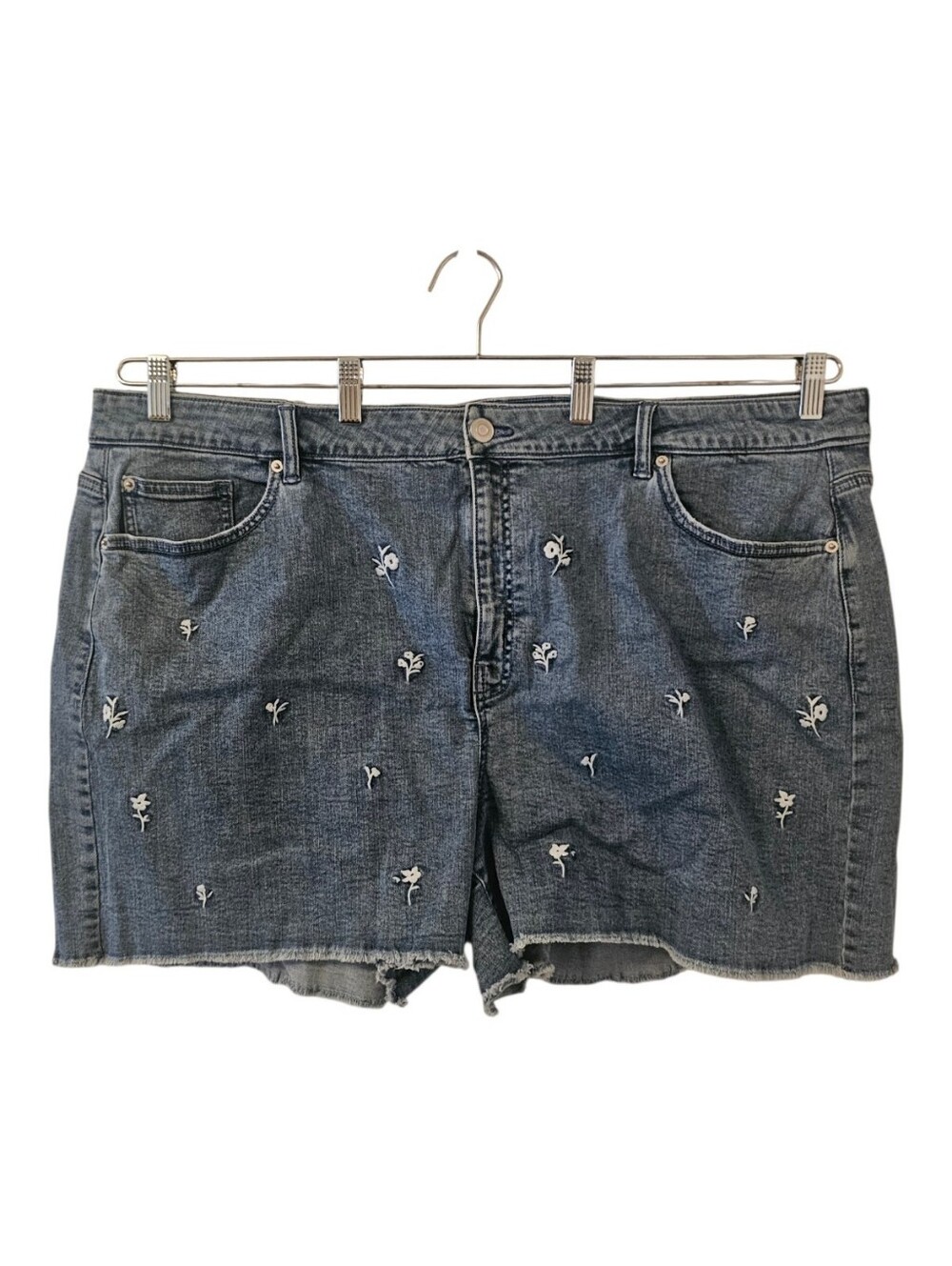 Blue D/C Jeans Penningtons Women's Responsible Embroidered Floral Denim Shorts
